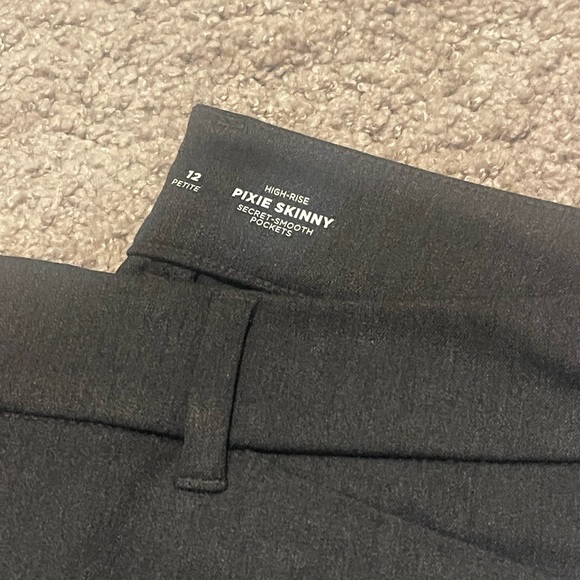 Old Navy. skinny pixie ankle pant. Size 12 petite. New with tags. Never worn. - Picture 2 of 2